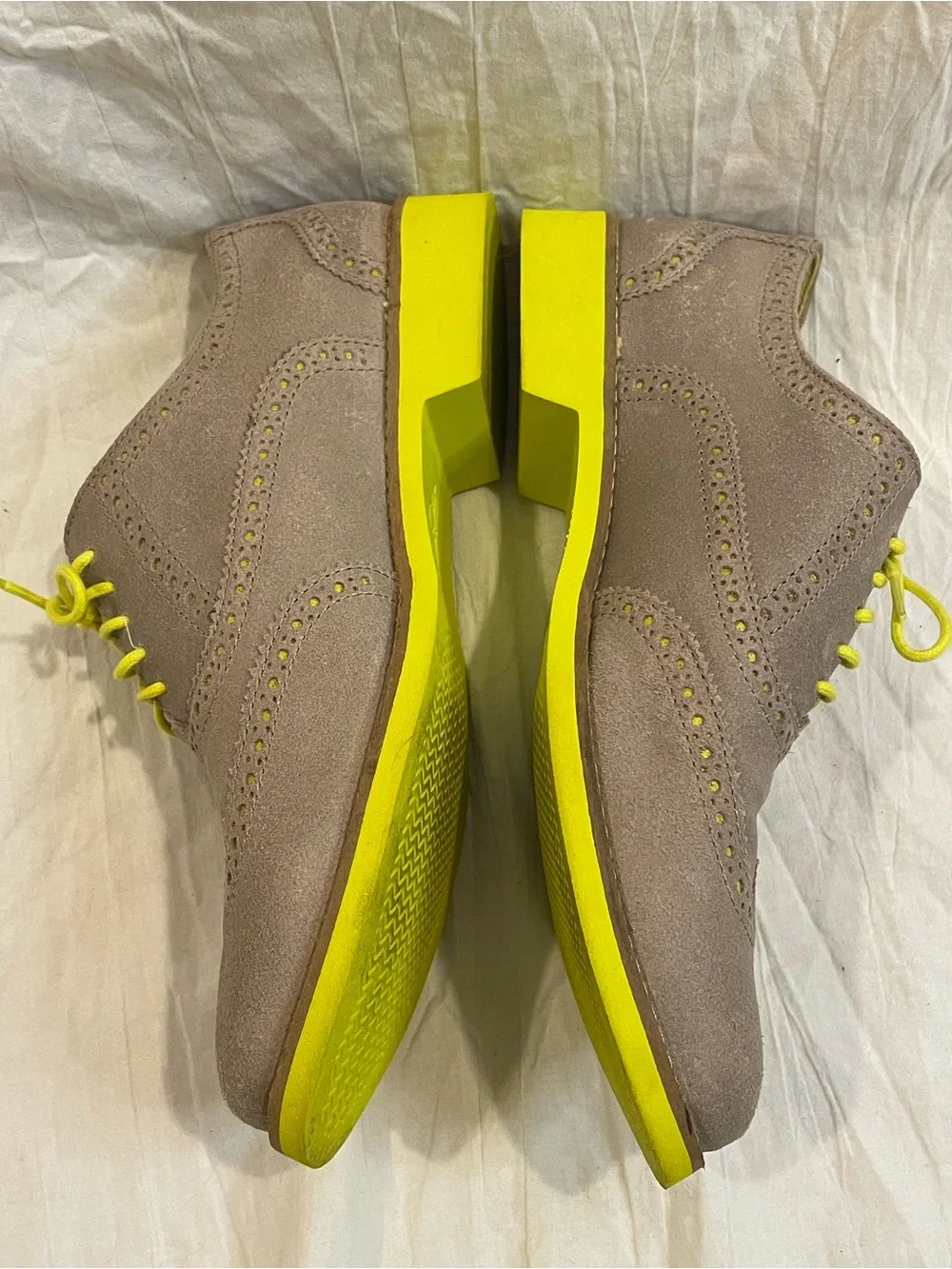 Cole Haan Men’s 8.5 Suede Wingtip Oxford Shoes Gray Neon Yellow business casual